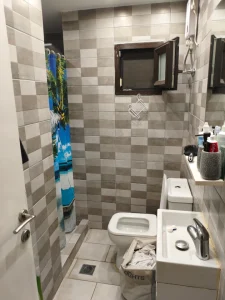 1000018061